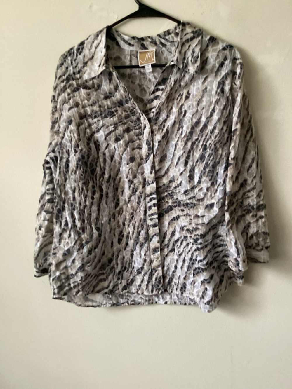 JM Collection Gray and Cream Abstract Pattern Button-Down Shirt